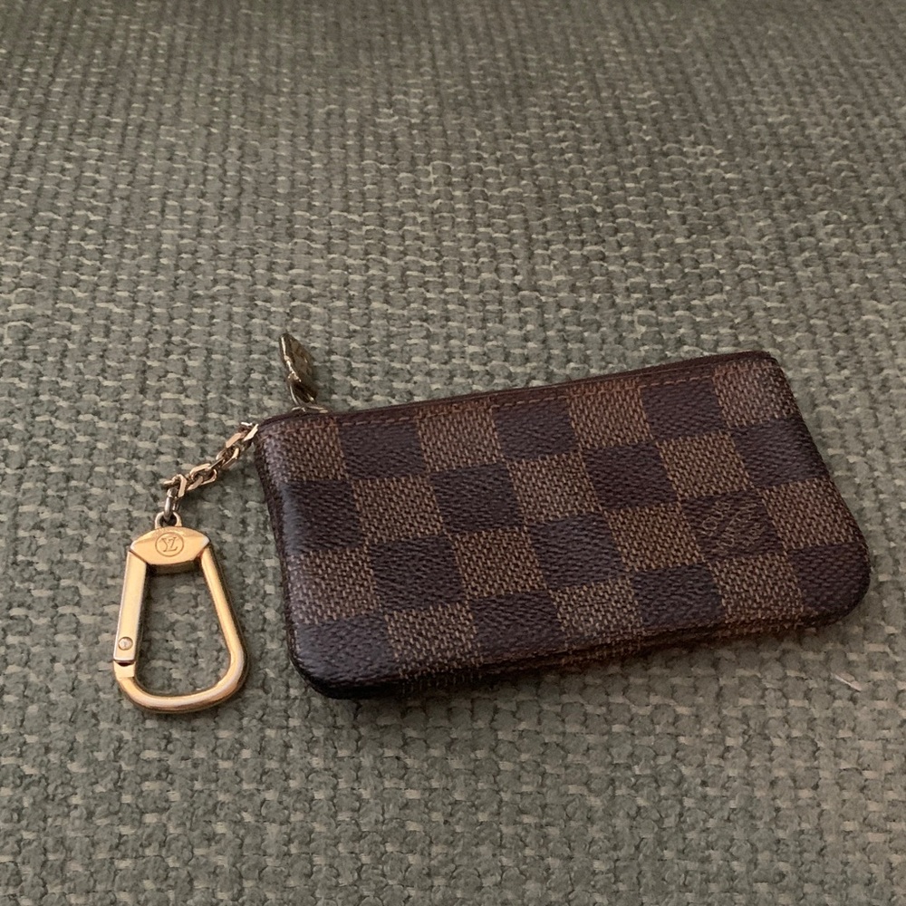 Louis Vuitton Key Pouch in Damier Ebene